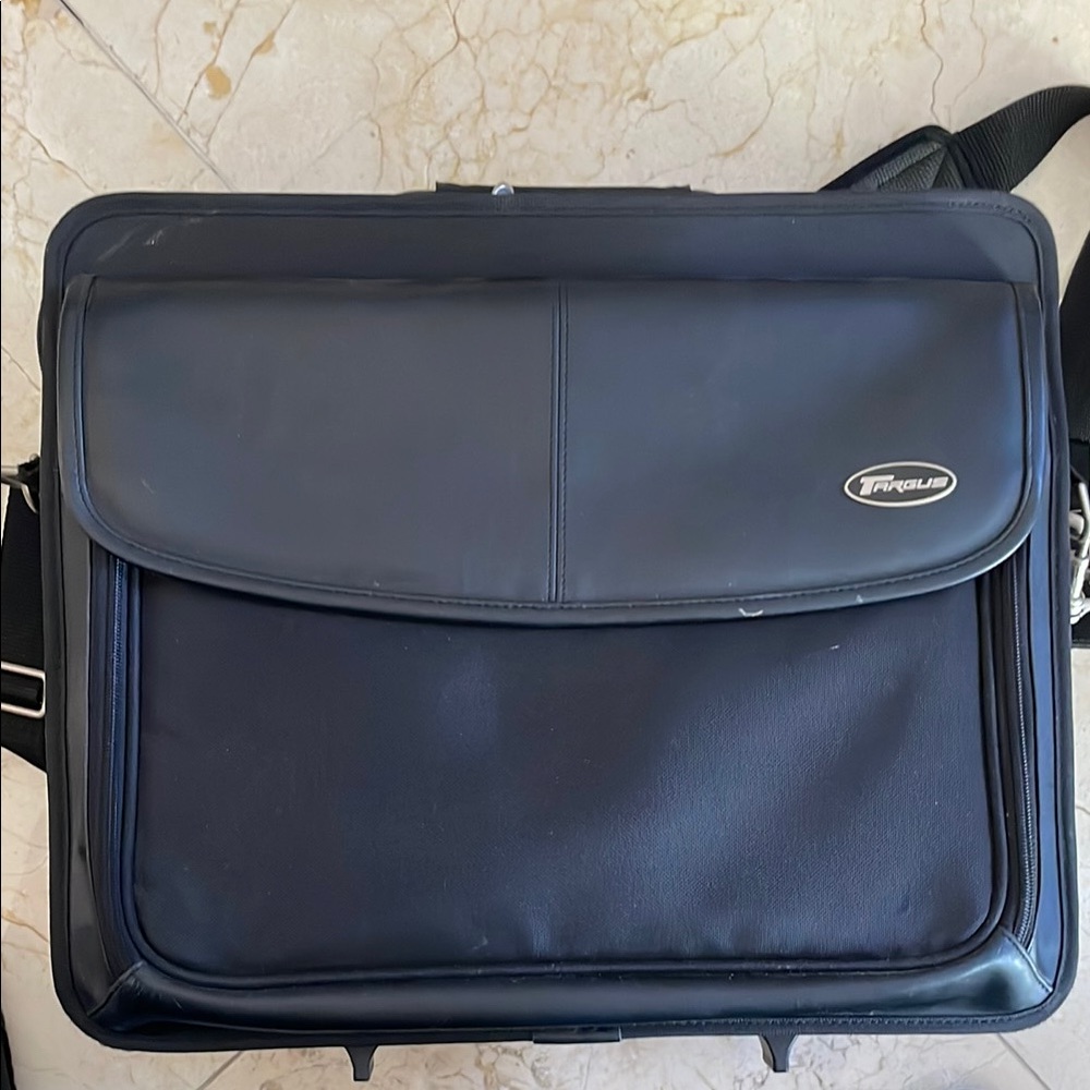 Black Targus Men's Bag